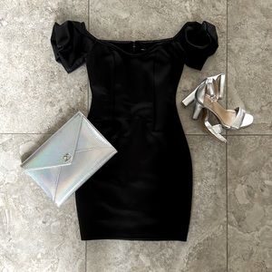 GUESS NWT off the shoulder “Cindy” dress